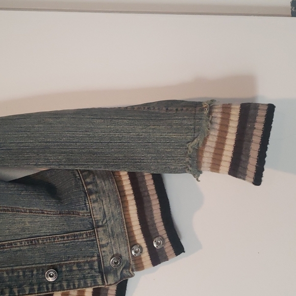 🎉 Miss Me Vintage Jean jacket S sweater accents  - FINAL PRICE! 🎉 - Picture 5 of 14